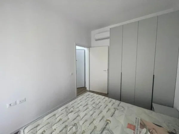 Tirane, jap me qera apartament 1+1+Ballkon Kati 3, 54 m² 450 € (Ali Dem Residenca KAIM)