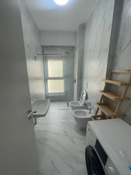 Tirane, jap me qera apartament 1+1+Ballkon Kati 3, 54 m² 450 € (Ali Dem Residenca KAIM)
