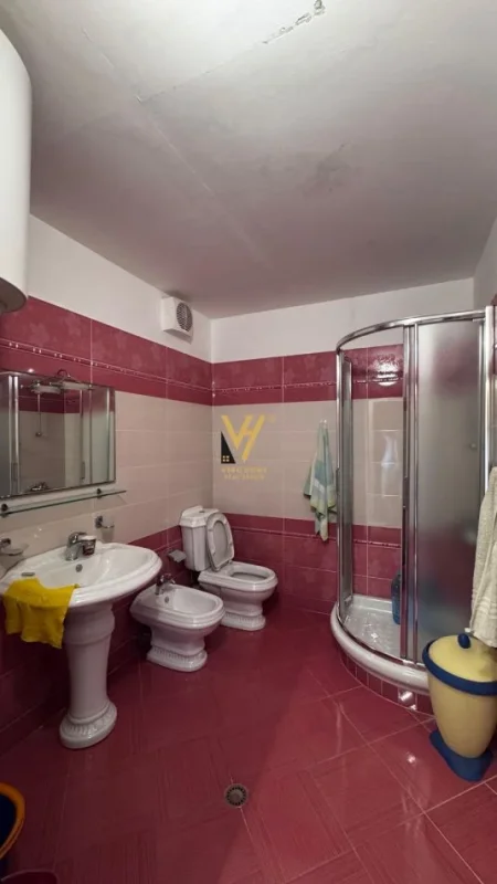 Tirane, shitet apartament 1+1+Ballkon Kati 3, 69 m² 79.000 € (KAFJA E RREMES)