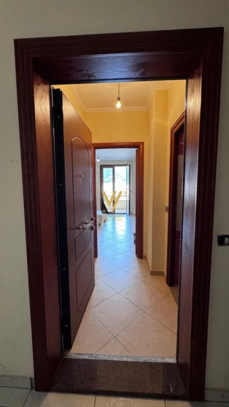 Tirane, shitet apartament 1+1+Ballkon Kati 3, 69 m² 79.000 € (KAFJA E RREMES)