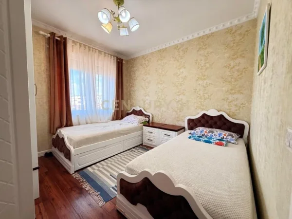 Tirane, jepet me qera apartament 2+1 Kati 7, 130 m² 900 € (ne kompleksin Sima Com, Unaza e re)