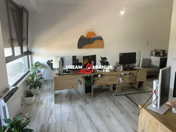 Tirane, jepet me qera zyre , 134 m² 650 € (prane Fushes Sportit ne Ali Dem)