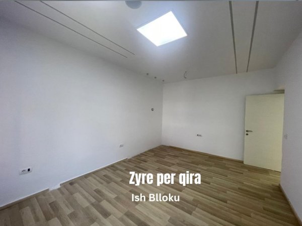 Tirane, jepet me qera ambjent biznesi Kati 4, 70 m² 700 € (Ish Blloku, Afer Librit Universitar)