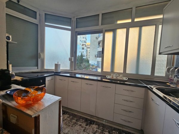 Tirane, jepet me qera apartament 1+1+Ballkon Kati 2, 65 m² 550 € (Pranë Viva Market, Don Bosko)