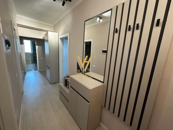 Tirane, jepet me qera apartament 3+1+Ballkon Kati 9, 145 m² 1.300 € (ISH EKSPOZITA)