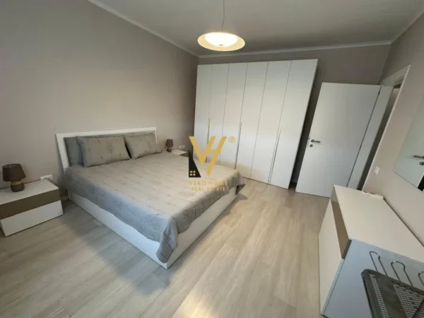 Tirane, jepet me qera apartament 3+1+Ballkon Kati 9, 145 m² 1.300 € (ISH EKSPOZITA)