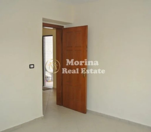 Tirane, jepet me qera ambjent biznesi Kati 2, 60 m² 550 € (Ministria Arsimit, Rruga e Durresit)