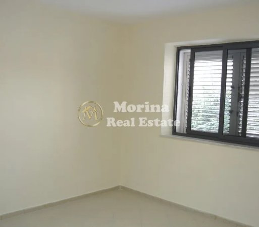 Tirane, jepet me qera ambjent biznesi Kati 2, 60 m² 550 € (Ministria Arsimit, Rruga e Durresit)