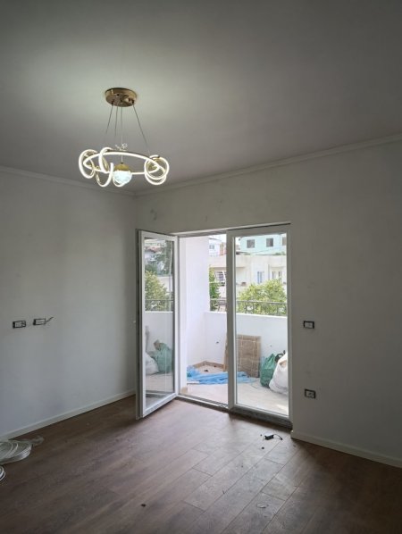 Tirane, shes apartament 1+1 Kati 3, 45 m² (RRUGA IRFAN TOMINI)