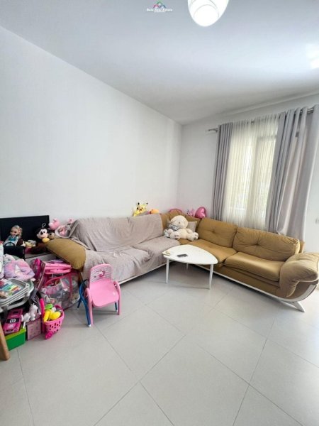 Tirane, jepet me qera Vile 1+1+Ballkon Kati 1, 70 m² 400 € (allias)