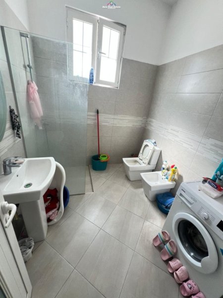Tirane, jepet me qera Vile 1+1+Ballkon Kati 1, 70 m² 400 € (allias)