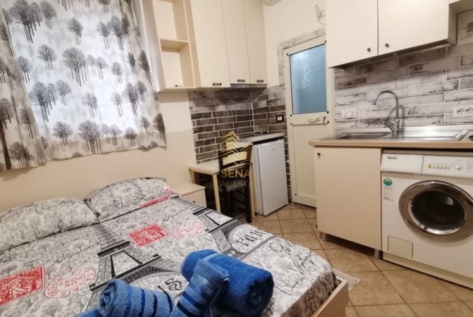 Tirane, jepet me qera garsonier 1+1 Kati 1, 35 m² 350 € (Rruga 5 Maji)