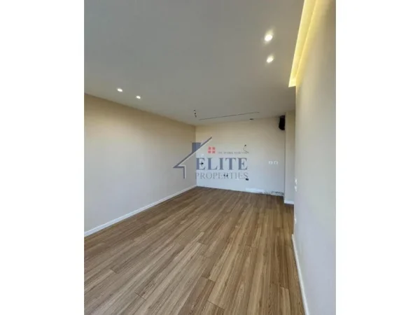 Tirane, shitet apartament 2+1+Ballkon Kati 3, 90 m² 171.000 € (Tirana Golden Park)