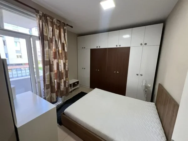 Tirane, jepet me qera apartament 1+1 Kati 4, 60 m² 600 € (ISH FUSHA AVIACIONIT)