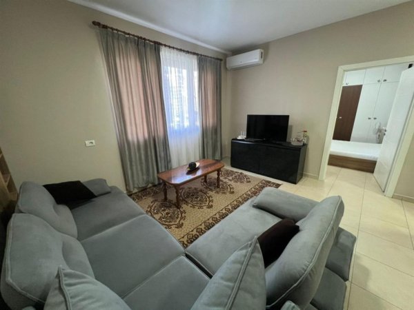 Tirane, jepet me qera apartament 1+1 Kati 4, 60 m² 600 € (ISH FUSHA AVIACIONIT)