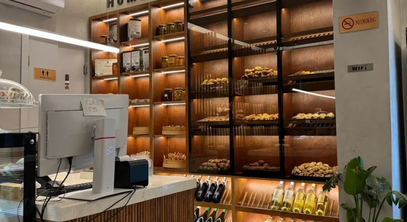 Tirane, shitet ambjent biznesi Kati 0, 19 m² 105.000 € (Rruga e Barrikadave)