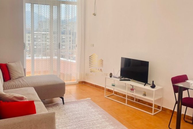 Tirane, jepet me qera apartament 1+1+Ballkon Kati 7, 60 m² 450 € (Rruga Sokrat Miho)