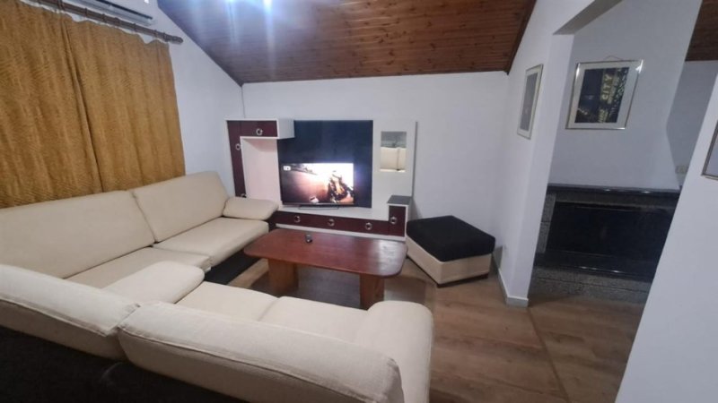 Tirane, jepet me qera apartament 1+1+Ballkon Kati 3, 50 m² 480 € (21 dhjetori prane hotel mondial)