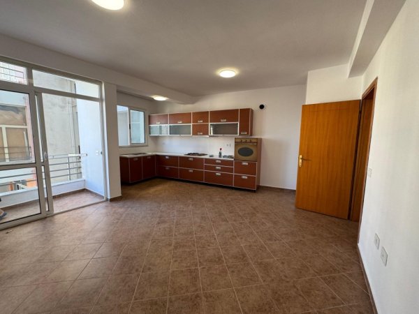 Tirane, jepet me qera apartament 2+1 Kati 5, 400 € 