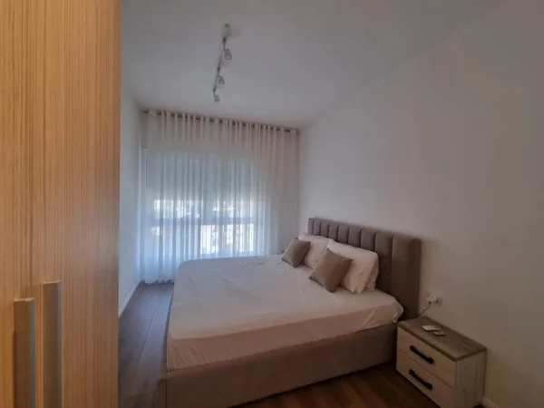 Tirane, shitet apartament 1+1+Ballkon Kati 10, 64 m² 170.000 € (Rruga e Barrikadave)