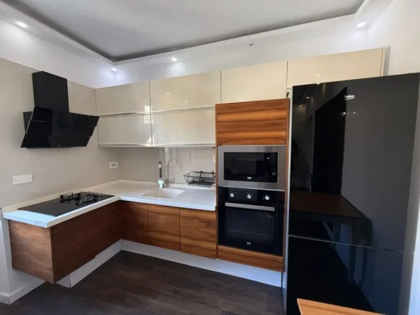 Tirane, jepet me qera apartament 2+1 Kati 2, 80 m² 750 € (Stacioni i Trenit)