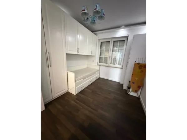 Tirane, jepet me qera apartament 2+1 Kati 2, 80 m² 750 € (Stacioni i Trenit)