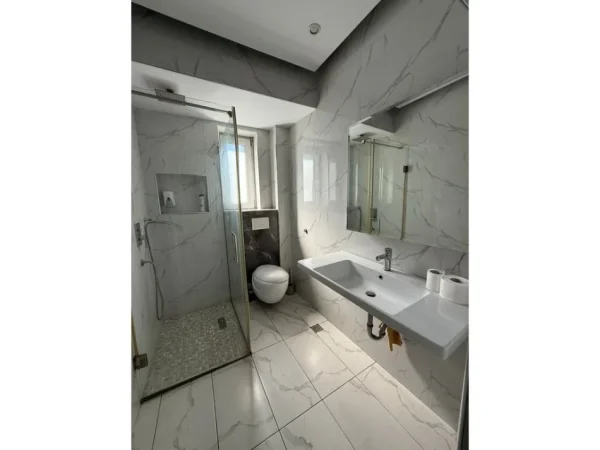 Tirane, jepet me qera apartament 2+1 Kati 2, 80 m² 750 € (Stacioni i Trenit)