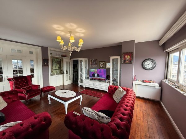 Tirane, shitet apartament 5+1+Aneks+Ballkon Kati 13, 265 m² 662.500 € (rruga mine peza)