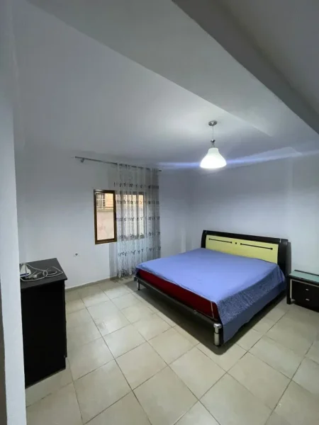 Tirane, jepet me qera apartament 2+1 Kati 1, 90 m² 500 € (JORDAN MISJA)