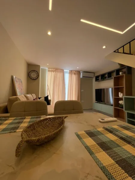 Tirane, shitet apartament duplex 1+1 Kati 1, 80 m² 120.000 € (GOLDEN PARK 3)