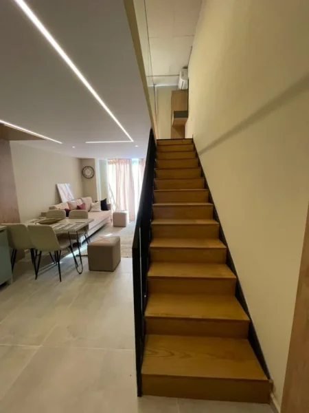 Tirane, shitet apartament duplex 1+1 Kati 1, 80 m² 120.000 € (GOLDEN PARK 3)