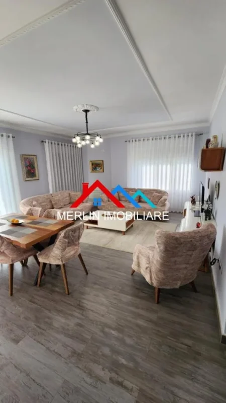 Tirane, jepet me qera apartament 3+1+Ballkon Kati 6, 269 m² 1.500 € (KOPSHTI ZOOLOGJIK)