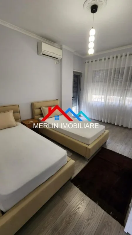 Tirane, jepet me qera apartament 3+1+Ballkon Kati 6, 269 m² 1.500 € (KOPSHTI ZOOLOGJIK)