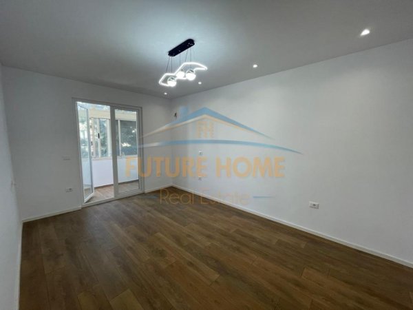Tirane, jepet me qera apartament 2+1 Kati 4, 68 m² 650 € (Myslym Shyri pranë Shkollës Pjetër Budi)