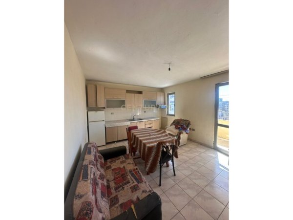 Tirane, shes apartament 1+1 Kati 5, 68 m² 85.000 € (Xhamllik)