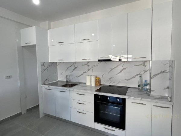 Tirane, jepet me qera apartament 1+1 Kati 4, 70 m² 450 € (Astir)