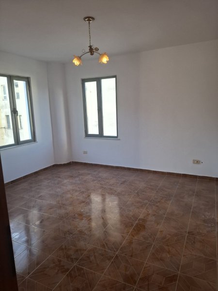 Tirane, shitet apartament 2+1+Aneks+Ballkon Kati 6(PALLATI ME SHIGJETA)