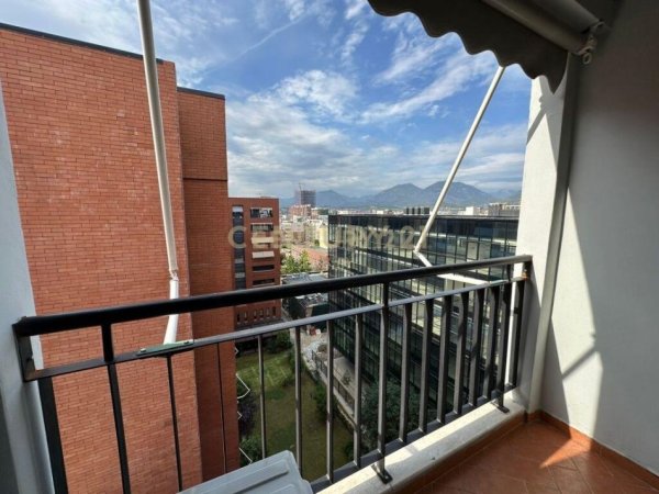 Tirane, shes apartament 1+1 Kati 8, 76 m² 180.000 € (Rruga Asim Vokshi)