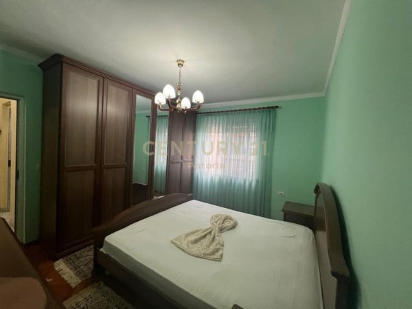Tirane, jepet me qera apartament 1+1+Ballkon Kati 3, 60 m² 550 € (Rruga e Kavajes)