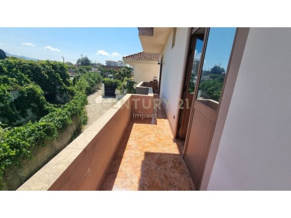 Tirane, jepet me qera apartament 2+1 Kati 2, 210 m² 550 € (Bulevardi Ri)