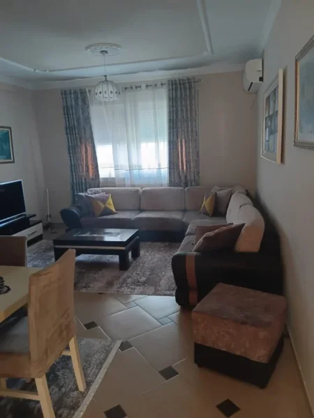Durres, jepet me qera nga Pronari, pa-komision apartament 2+1+Ballkon Kati 8, 100 m² 400 € 