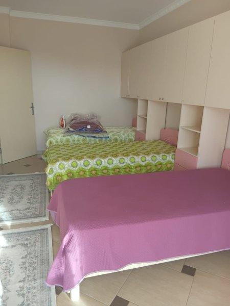 Durres, jepet me qera nga Pronari, pa-komision apartament 2+1+Ballkon Kati 8, 100 m² 400 € 