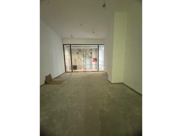 Tirane, shitet ambjent biznesi Kati 0, 41 m² 350.000 € (Tirana Garden Building)