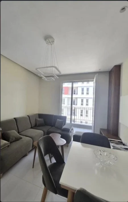 Tirane, jepet me qera apartament 1+1 Kati 5, 60 m² 400 € (Univers City)