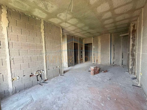 Tirane, shitet apartament 1+1+Ballkon Kati 5, 70 m² 76.000 € 