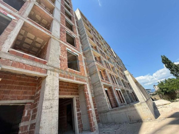 Tirane, shitet apartament 1+1+Ballkon Kati 5, 70 m² 76.000 € 