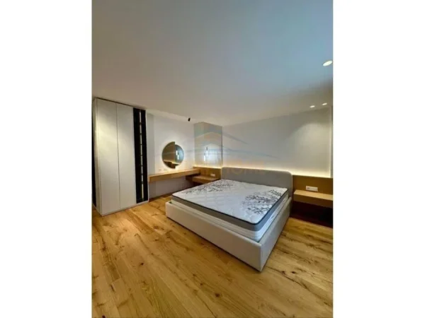 Tirane, shitet apartament+verande | Penthouse 3+1+Aneks+Ballkon Kati 5, 300 m² 700.000 € (Liqeni thate)