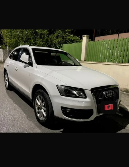 Tirane, shes makine Audi Q5 Nafte, e bardhë automatik Klima 244.000 km 12.700 €