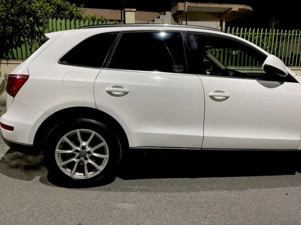 Tirane, shes makine Audi Q5 Nafte, e bardhë automatik Klima 244.000 km 12.700 €