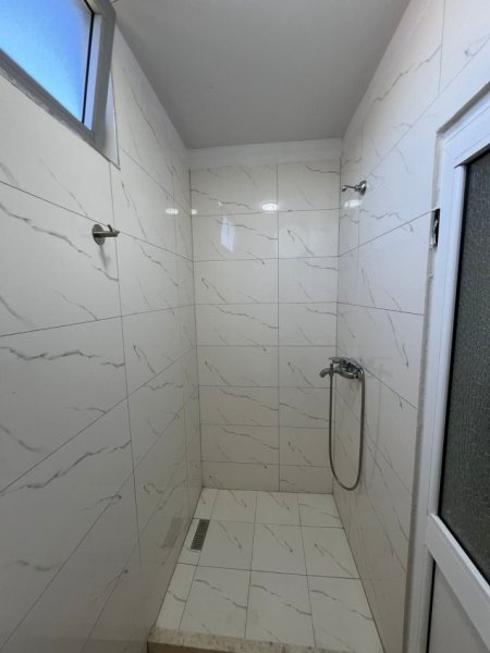 Tirane, jepet me qera shtepi 1+1 Kati 2, 350 € 